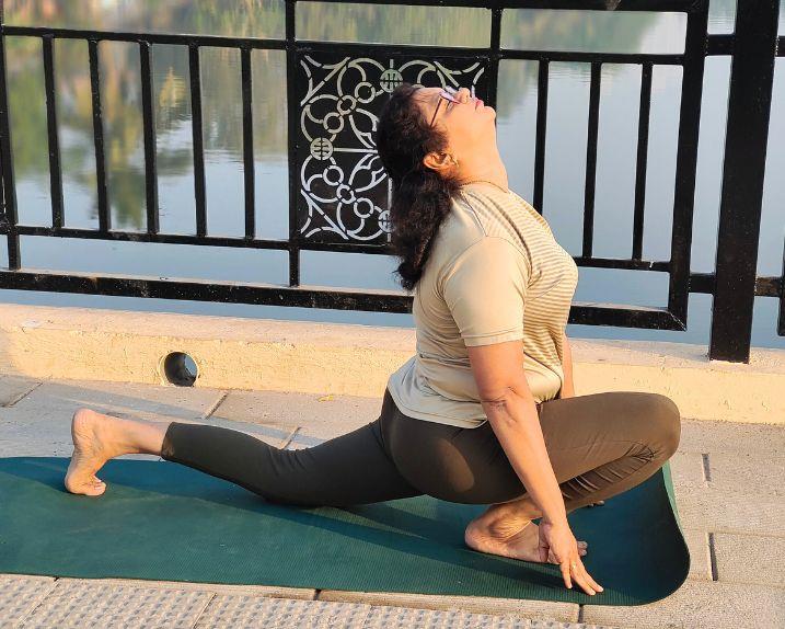 Varsha Anthony Yoga 717x574 II-min