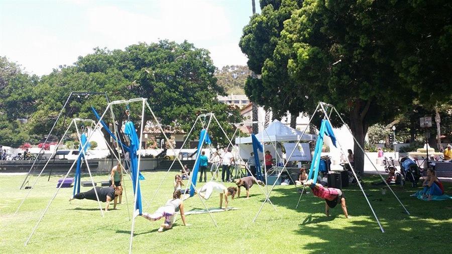 Outdoor AiReal yoga in the park