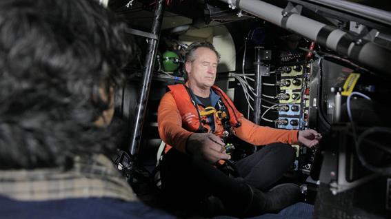 12_SI_Sanjeev_Andre_inPlane_web