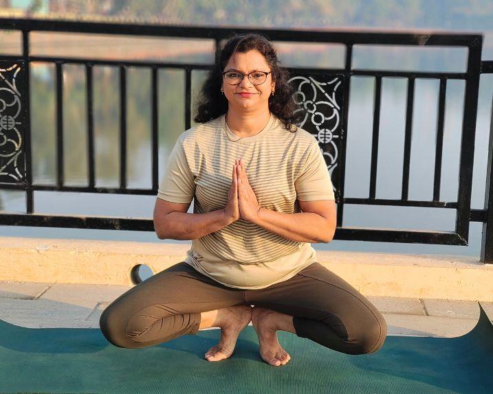 Varsha Anthony Yoga 717x574-min